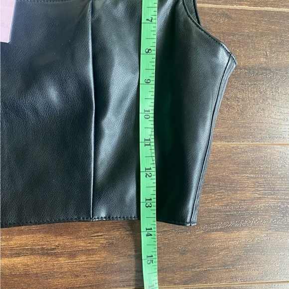 Avec Les Filles Black Faux Leather Sleeveless Crop Top Size XS NWT - Picture 12 of 12